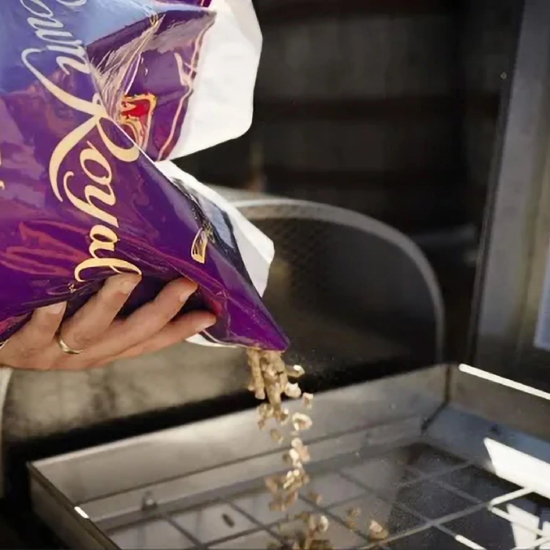 CROWN ROYAL PREMIUM WHISKEY BARREL PELLETS